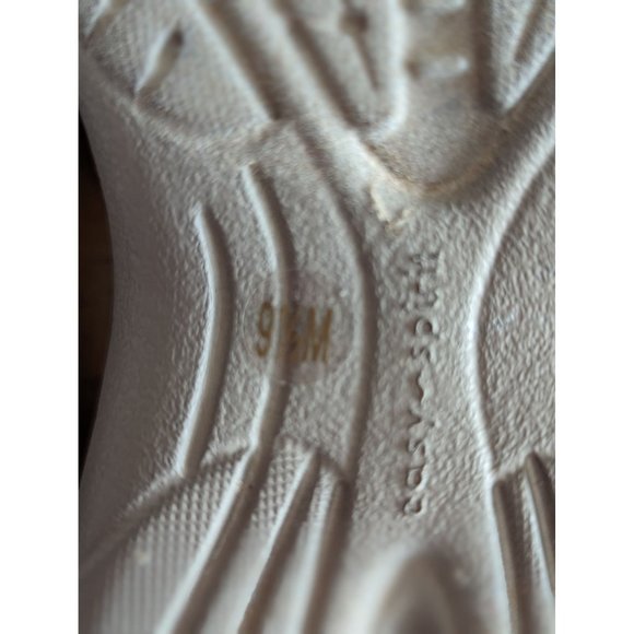 Easy Spirit Traveltime Slip-on Sneaker - Picture 5 of 6